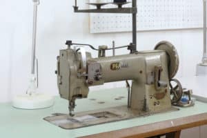 machine-à-coudre-triple-entrainement-cuir-textile-ameublement
