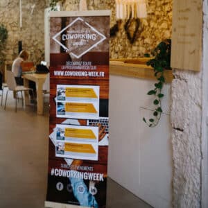 kakemono, outils de communication, affichage, bache, imprimé, numérique, fraisage, assemblage,