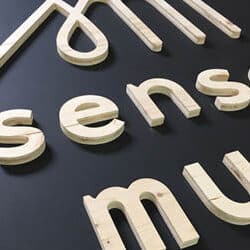 Enseigne-signalétique-sur-mesure-Marseille