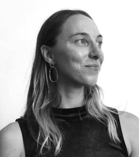 Manon-leveque-freelance-communication-creatrice-de-bijoux-make-it-marseille