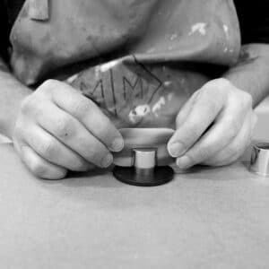 capot de parfum, fabrication fablab, prototypes, petites séries, conception, réalisation, sur-mesure, marseille, service de production, makerspace, innovation, trophées, agencements,